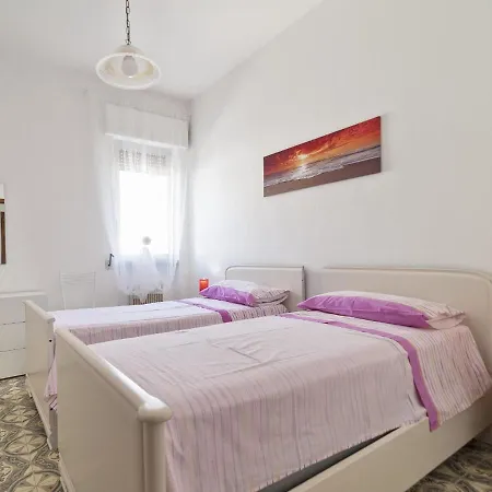 Locazione Turistica Beach Holiday home *